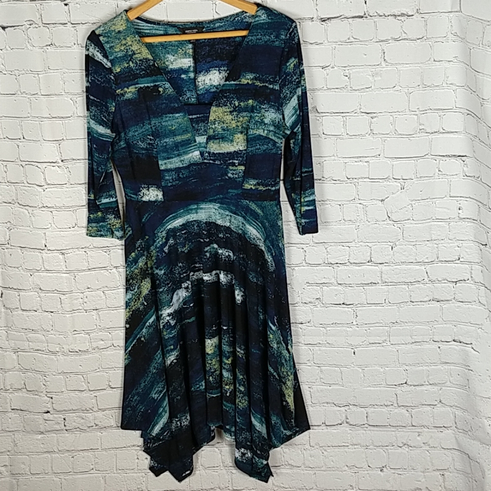 Vera Wang Dress 3/4 Sleeve Handkerchief Hem